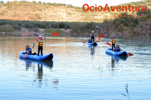 Kayak en lago. Aventura en familia. Andalucía.
